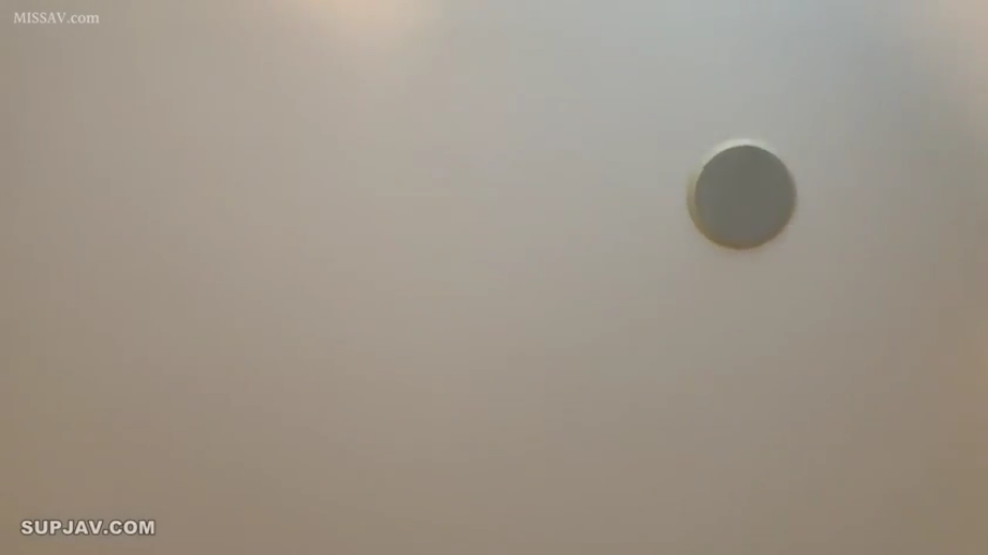 室内 · 吸顶灯 · 画面空白 · 无人物特写