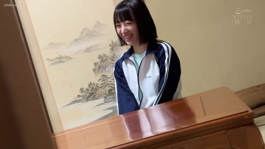 顔部のクローズアップ · 日式旅馆 · 开心的笑容 · 校服外套 · 无码视频标识