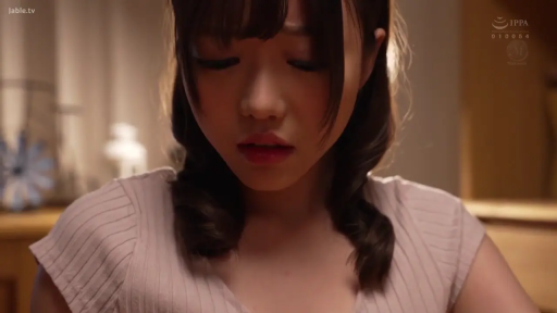 卧室 · 困惑 · 锁骨特写 · 浅色针织短袖 · 疑似口交