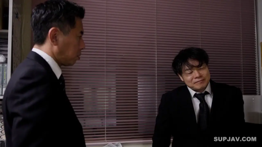 办公室 · 站立 · 领带