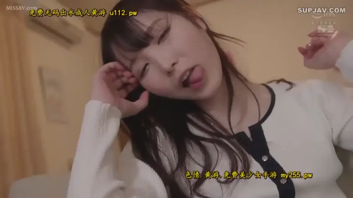 室内 · 面部特写 · 白色针织衫