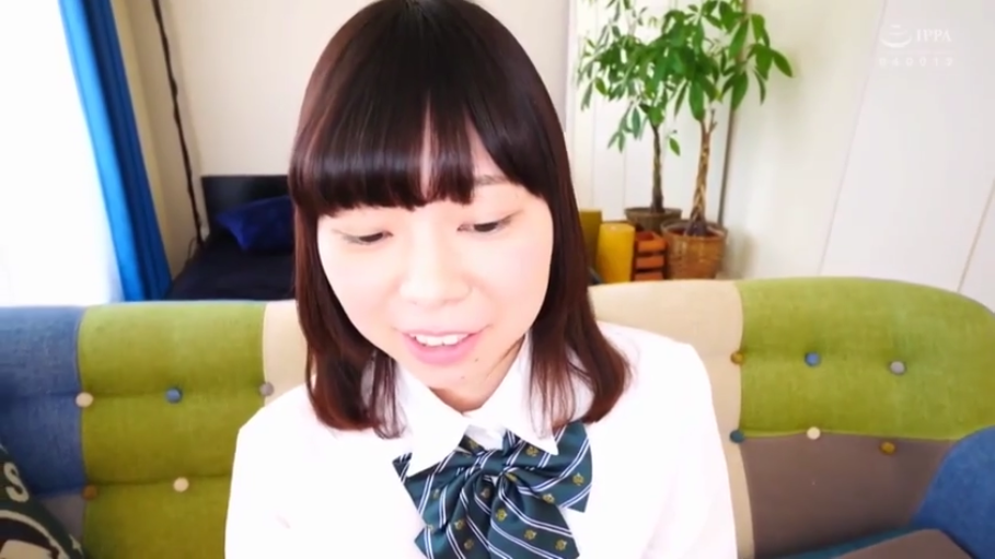 脸部特写 · 温柔 · 客厅 · 条纹领结