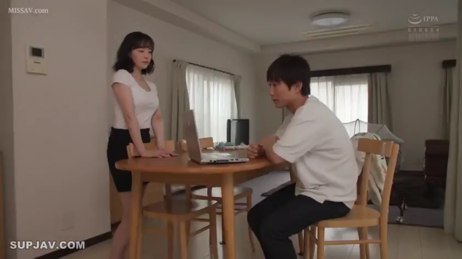 站立 · 交谈 · 严肃 · 黑色短裙 · 全景 · 客厅 · 笔记本电脑