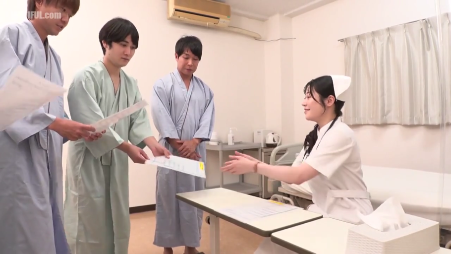 职业微笑 · 医院病房 · 护士帽 · 浅蓝色病号服 · 护士侧脸 · 典型的日式AV场景开场