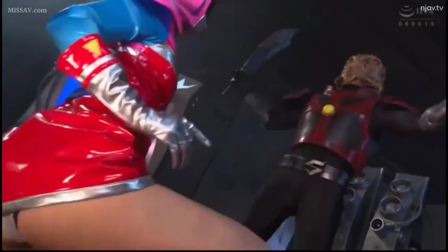 假剑 · 室内场景 · 不可见 · 特摄皮套 · 红色短裙战斗服 · 无直接性行为 · 短裙大腿特写