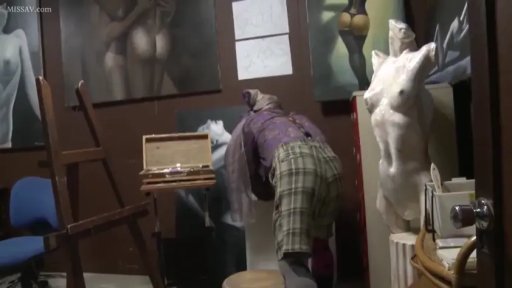 全景 · 弯腰 · 画室 · 整理 · 不可见 · 头巾 · 画架 · 艺术风格