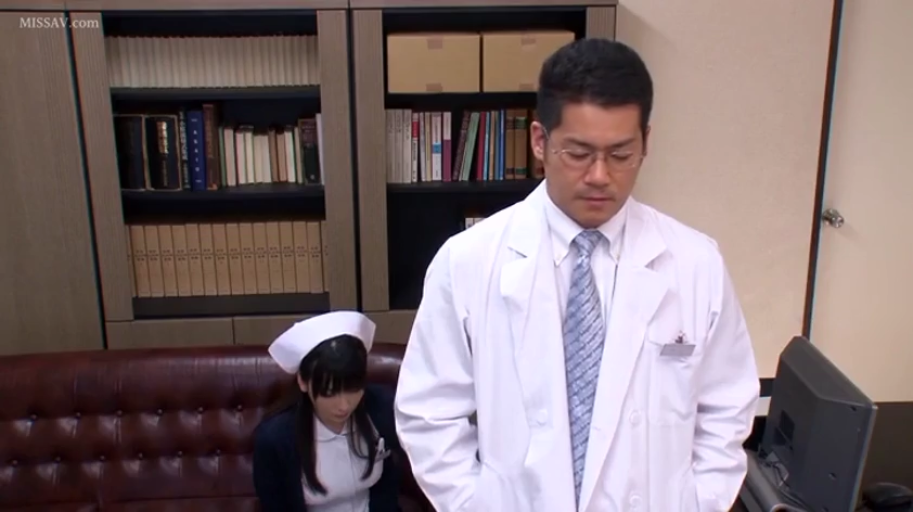 集中 · 护士制服 · 护士帽 · 医院办公室 · 护士头部