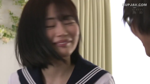 室内 · 脸部特写 · 害羞微笑 · 水手服制服
