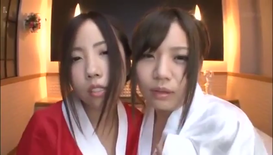 酒店房间 · 面部特写 · 神情迷离 · 浴衣
