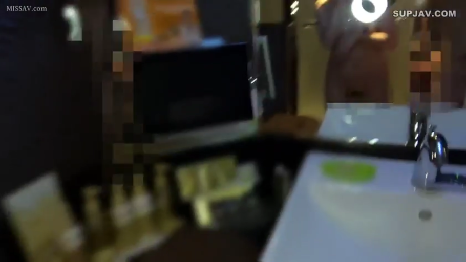 全裸 · 酒店浴室 · 打码处理 · 镜中全身倒影