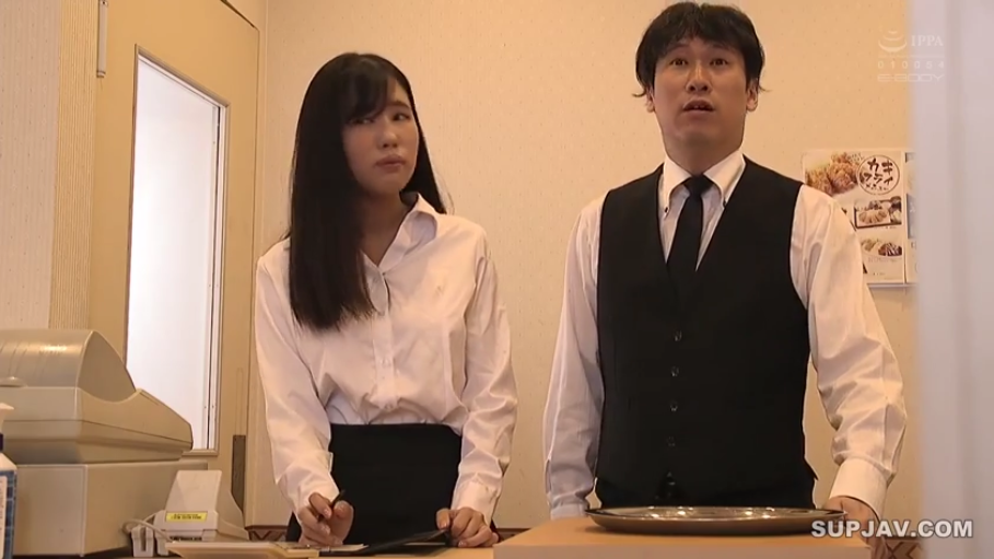 站立 · 中景 · 餐厅 · 惊讶 · 工作 · 餐厅制服 · 收银机 · 日本