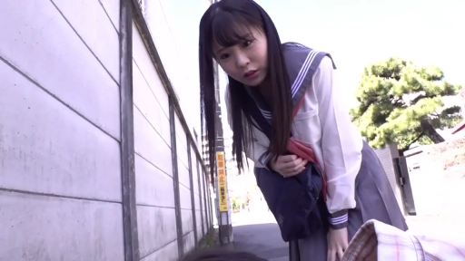 顔部のクローズアップ · 室外 · 自然光 · 日式水手服校服 · 书包 · 注视