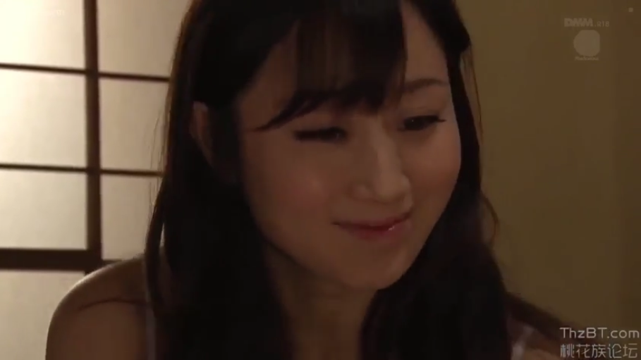 脸部特写 · 温柔 · 日式房间 · 白色吊带背心
