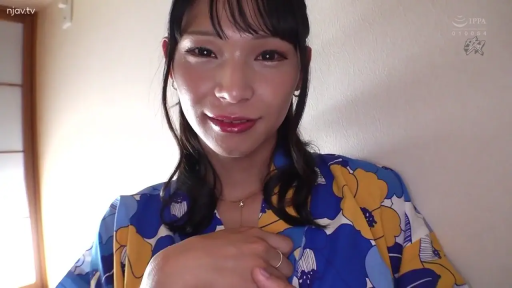 室内 · 脸部特写 · 温柔 · 花色和服