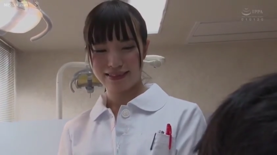 职业微笑 · 人物面部特写 · 牙科护士服 · 牙科诊所 · 牙科诊室设备