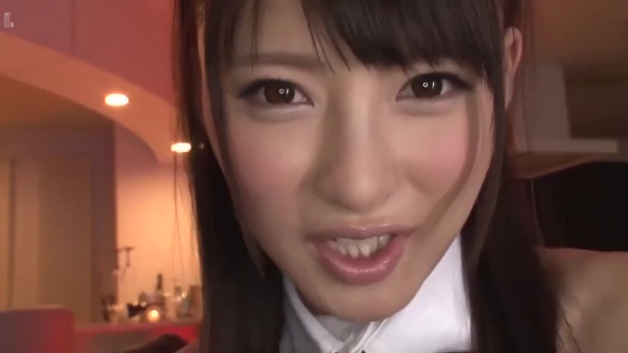 室内 · 脸部特写 · 微笑 · 职业装 · 挑逗 · 亚洲女性 · 靠近镜头