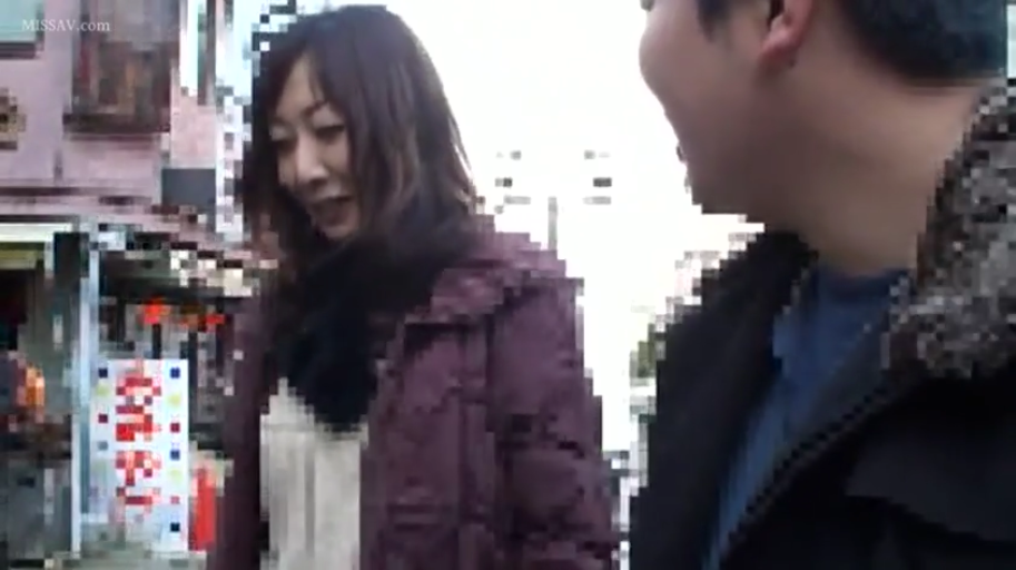 站立 · 中景 · 户外 · 冬装