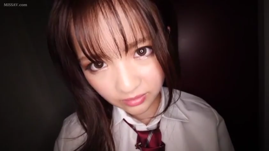 室内 · 红色领带 · 眼睛特写 · 注视