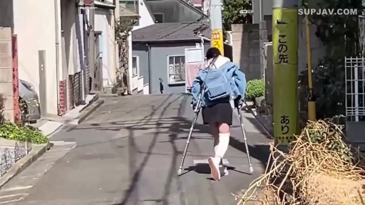 全身 · 牛仔外套 · 户外街道