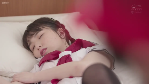 枕头 · 仰卧 · 面部特写 · 床上 · 水手服 · 闭目 · 睡觉