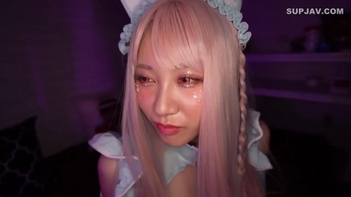 两眼含泪 · 面部特写 · 女仆装 · 室内卧室 · 泪眼婆娑 · 猫耳头饰