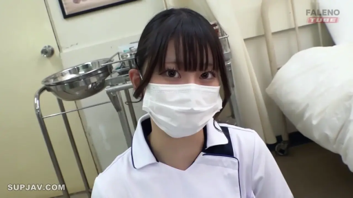 医院 · 护士服 · 脸部特写 · 自然 · 注视 · 口罩 · 日本AV · 正对镜头