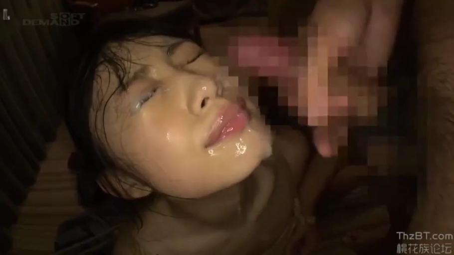 室内 · 脸部特写 · 仰头