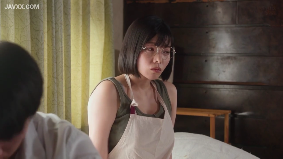 卧室 · 围裙 · 面部特写 · 无奈 · 围裙