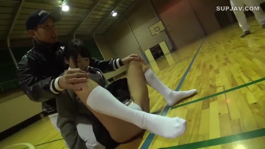 学生制服 · M字开腿 · 痴汉 · 下半身 · 体育馆 · 羞耻 · 强制