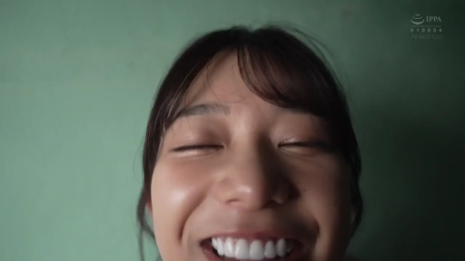 室内 · 嘴唇 · 闭眼微笑 · 超近距离拍摄