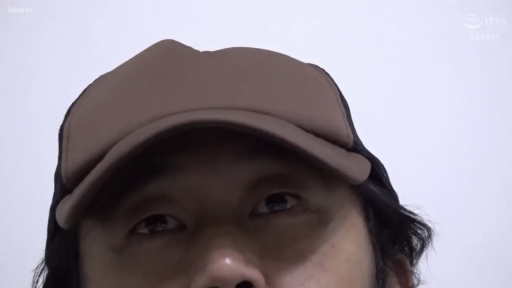 室内 · 迷离 · 脸部特写 · 棒球帽 · 棒球帽