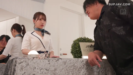 站立 · 交流 · 职业制服 · 疑惑 · 前台