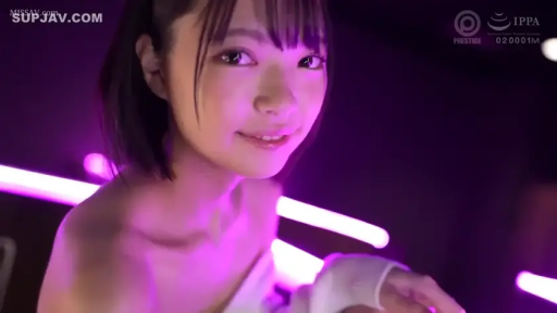 室内 · 脸部 · 微笑 · 注视 · 正面 · 露肩毛衣 · 桥本有菜