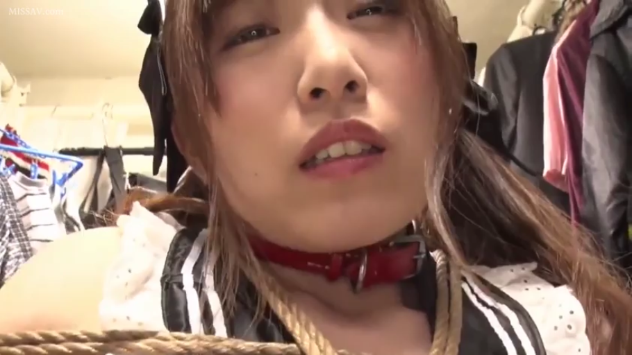 室内 · 脸部特写 · 迷离 · 捆绑 · 女仆装 · 项圈 · 正面