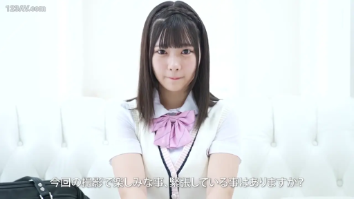 室内 · 座り姿勢 · 半身 · JK制服 · 清纯 · 学生包 · 腼腆 · 受访