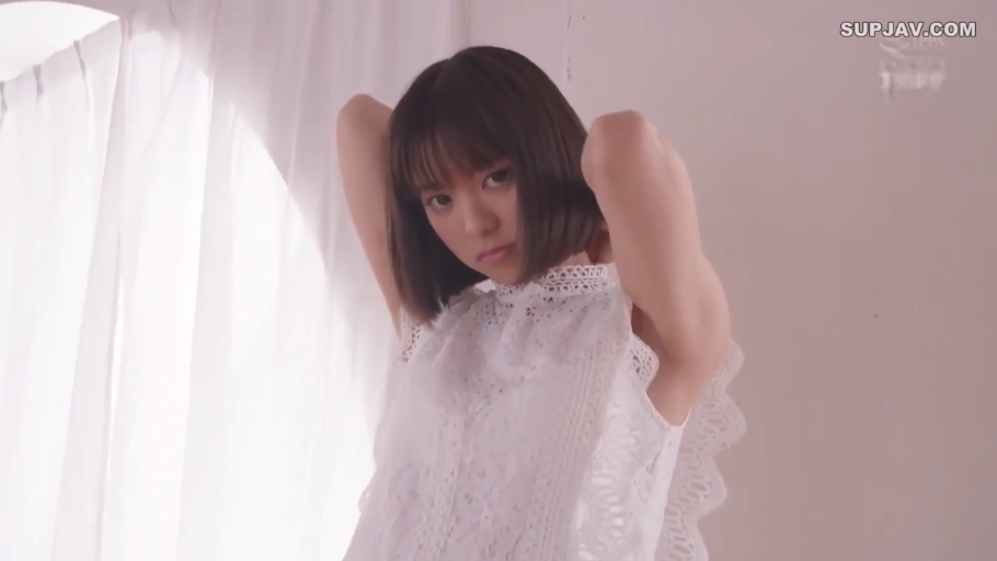 室内 · 窗帘 · 短发 · 腋下 · 摆姿势 · 冷艳 · 双手抱头 · 白色蕾丝裙
