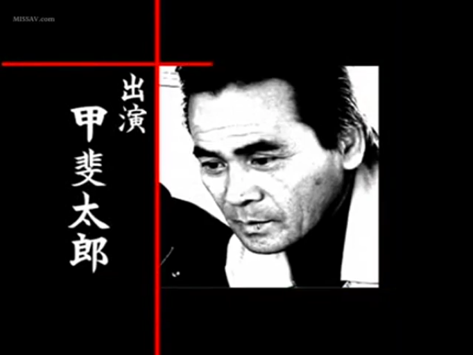 严肃 · 黑白画质 · 深色上衣 · 人物脸部特写