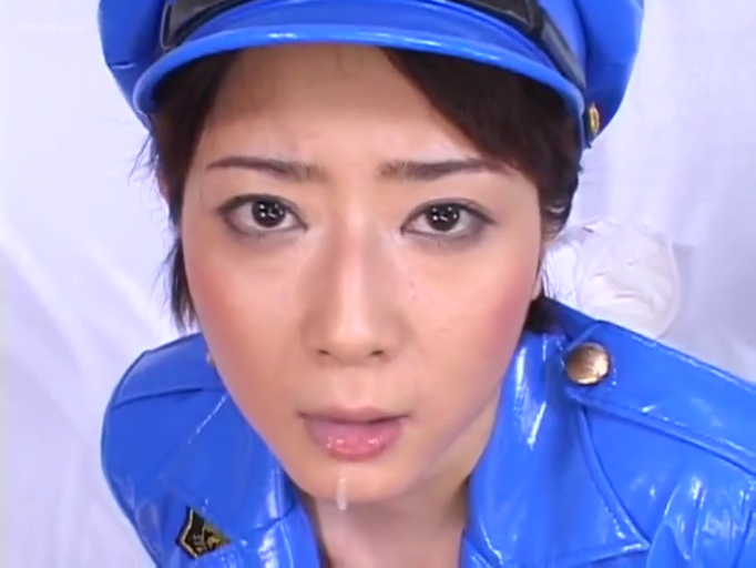 室内 · 嘴唇特写 · 迷茫 · 蓝色警帽 · 警帽 · 口交后 · 嘴角挂有精液