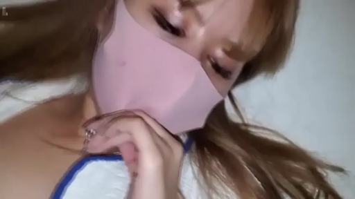 室内 · 迷离 · 面部特写 · 躺姿 · 俯视 · 校服风格上衣