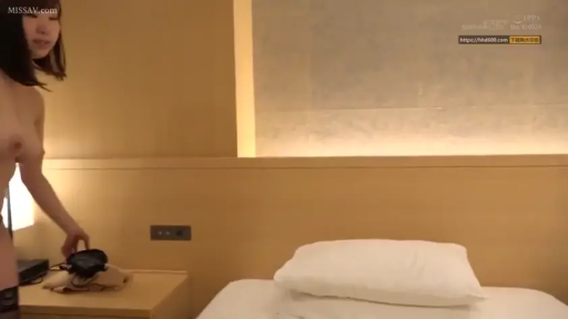 全裸 · 站立 · 床 · 自然 · 酒店 · 整理 · 亚洲