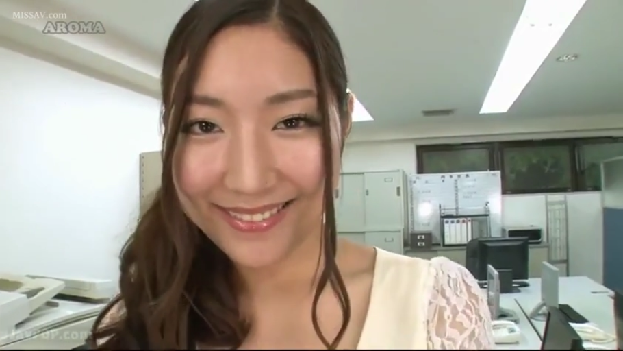 办公室 · 面部特写 · 正面 · 蕾丝上衣