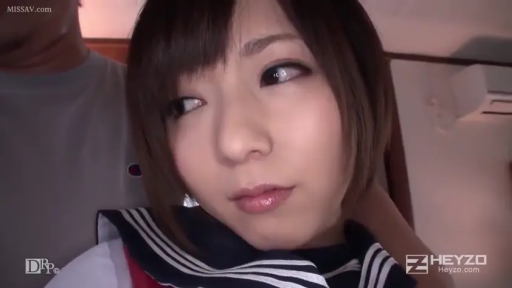 室内 · 脸部特写 · 站姿 · 自然 · 凝视 · 水手服 · 亚洲人