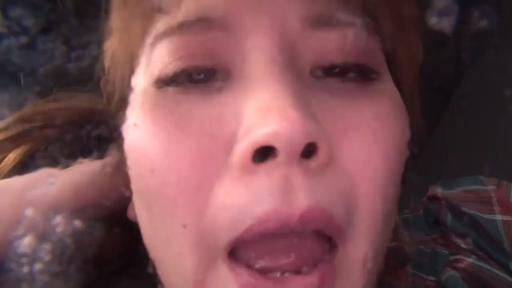 室内 · 脸部特写 · 仰卧 · 格纹衬衫