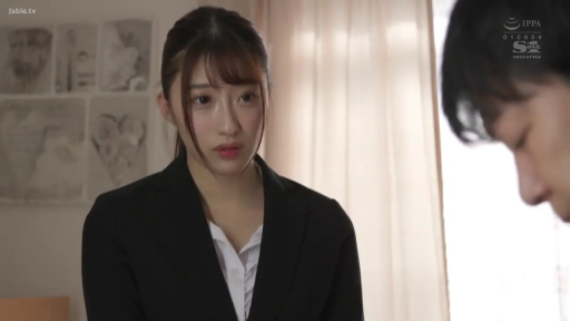 室内 · 委屈 · 站立 · 面部特写 · 职业装 · 对视 · 亚洲