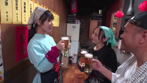 放松 · 居酒屋 · 头巾 · 头巾 · 啤酒泡沫 · 啤酒杯特写