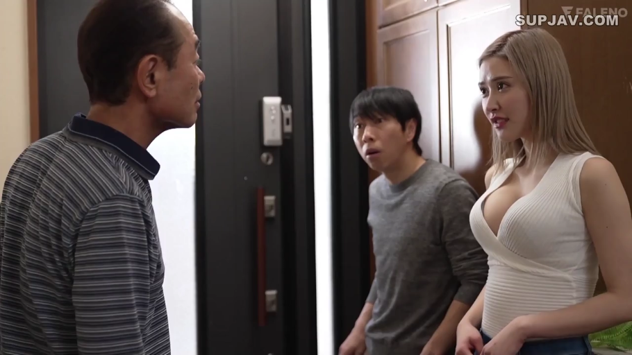 站立 · 巨乳 · 中景 · 对话 · 惊讶 · 门 · 玄关 · 白色V领背心