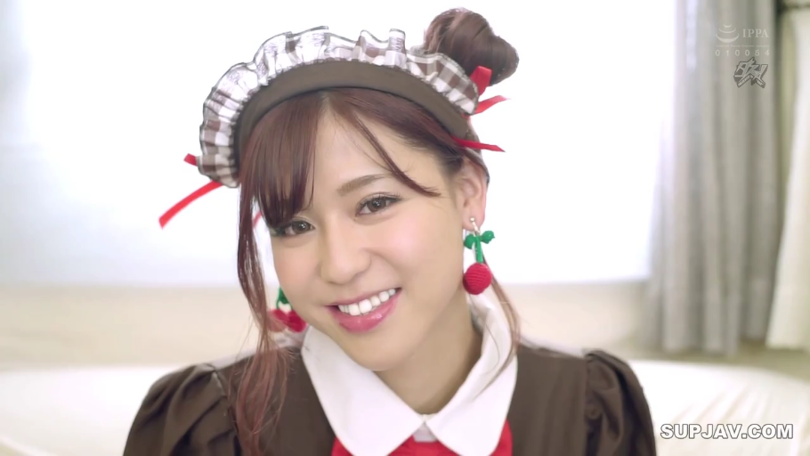 室内 · 面部特写 · 女仆装