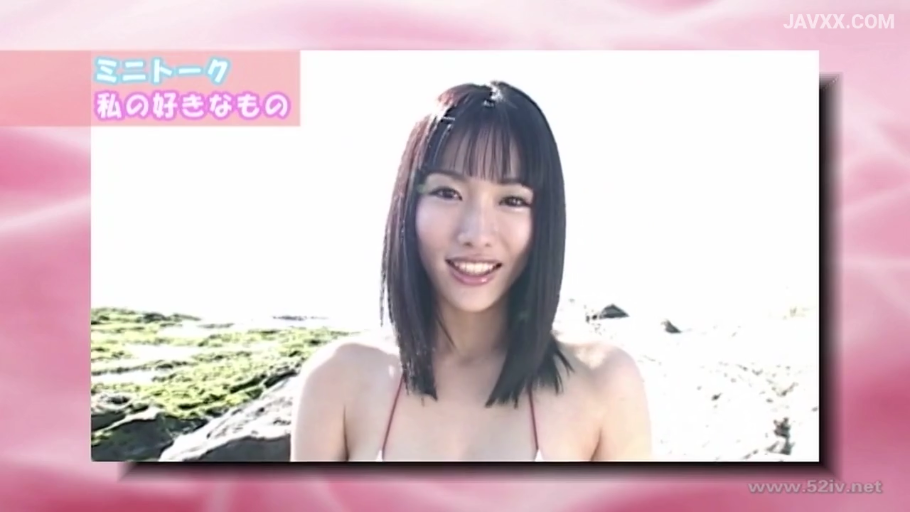 上半身特写 · 比基尼 · 开朗 · 海滩 · 画中画效果
