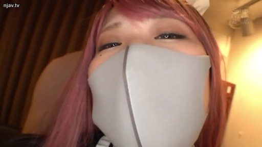 室内 · 口罩遮挡面部 · 女仆装 · 眼神迷离 · 口罩