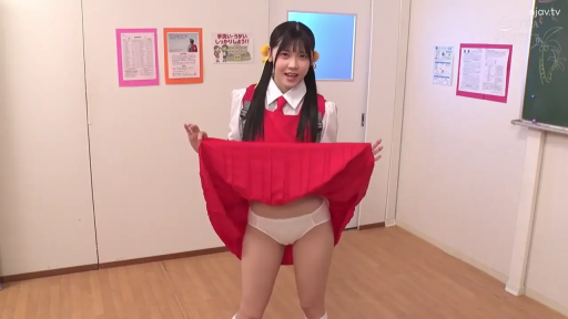 教室 · 调皮 · 红色百褶裙 · 内裤特写 · 教室书包